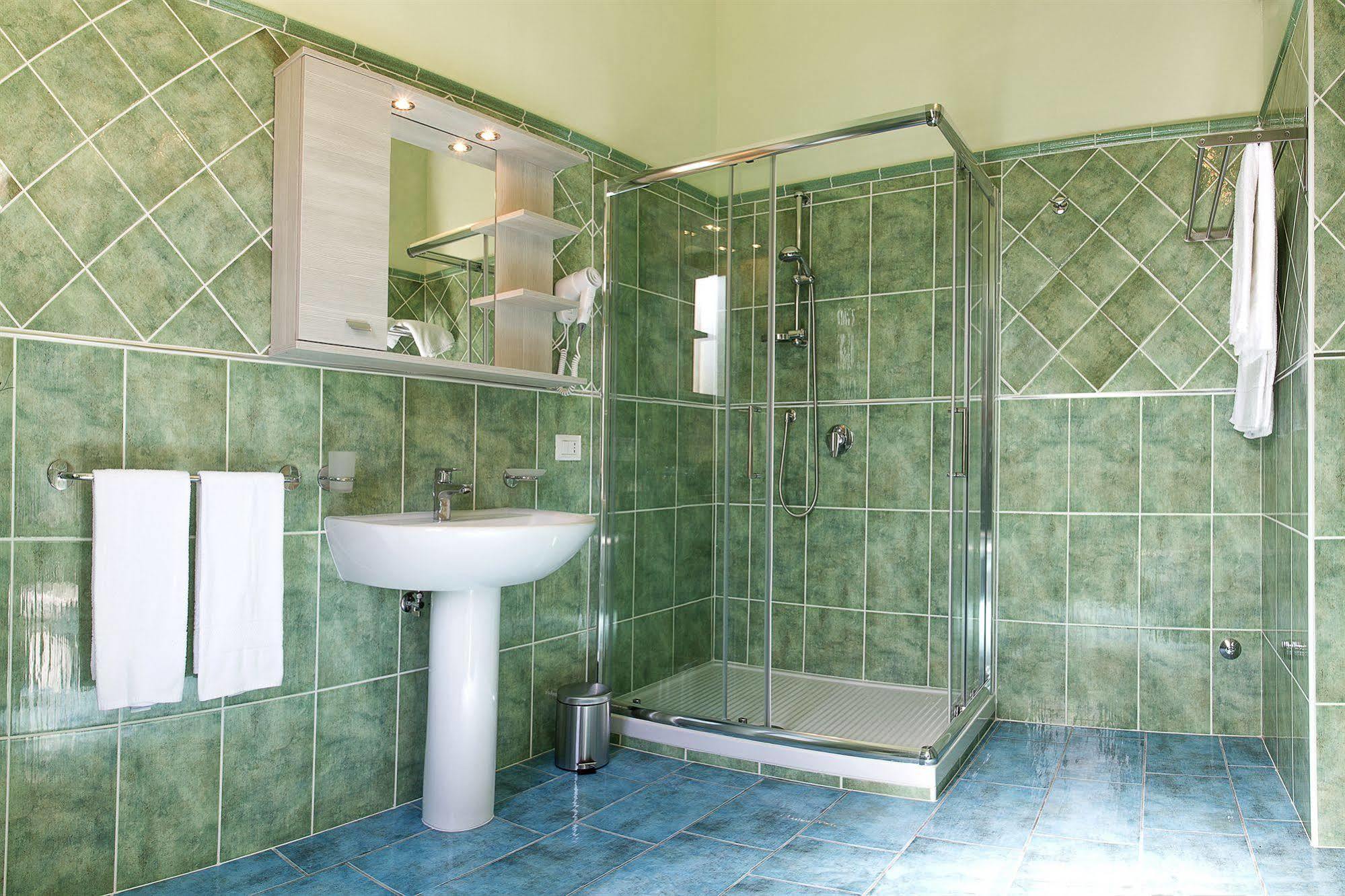 Albergo Stazione Sapri Exteriör bild